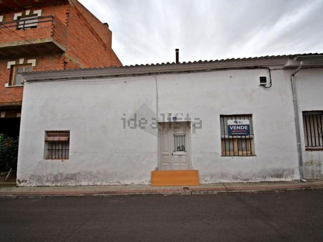 Casa en venta en Olmedo, Urbanización El Caballero