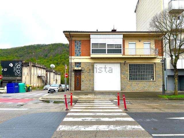 Casa en venta en les Tries, Olot