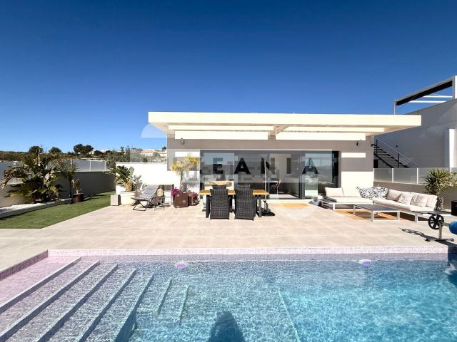 Casa en venta en Torremendo, el Baix Segura / La Vega Baja