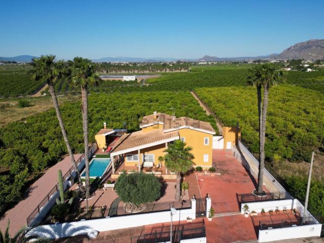 Casa en venta en Molins, el Baix Segura / La Vega Baja
