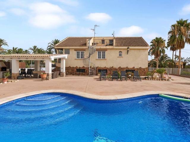 Casa en venta en Molins, el Baix Segura / La Vega Baja