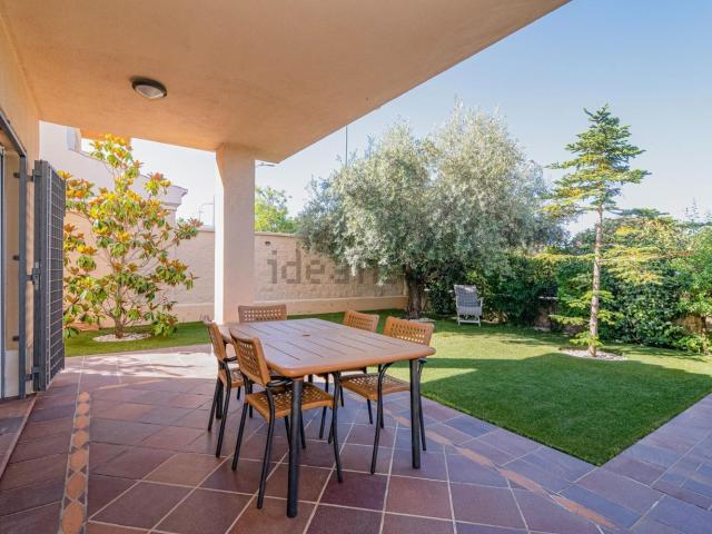 Casa en venta en Villa de Otura, Granada