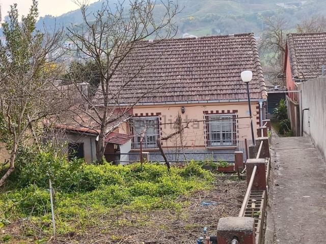 Casa en venta en Reza Vella, Ourense