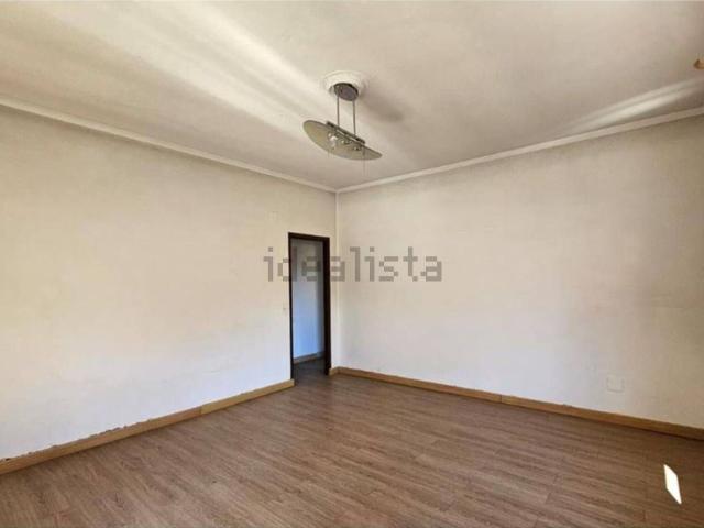 Casa en venta en Montealegre, Ourense