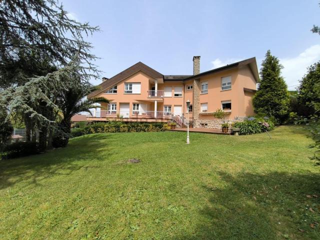 Casa en venta en Oviedo, Asturias