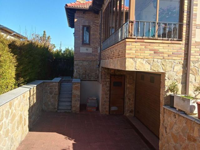 Casa en venta en Palazuelos De Eresma, Robledo Viejo