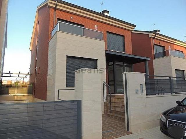 Casa en venta en El Carmen, Palencia