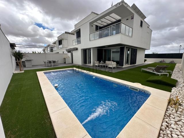 Casa en venta en Palomares Del Río, Sevilla