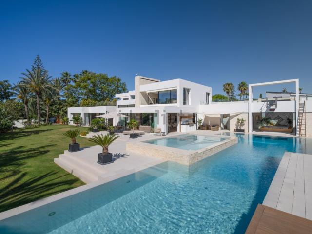 Casa en venta en El Pilar, Costa del Sol Occidental