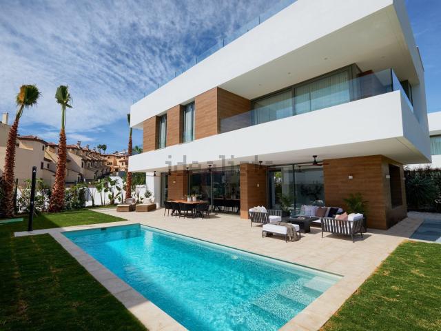 Casa en venta en Estepona, Paraiso Hills