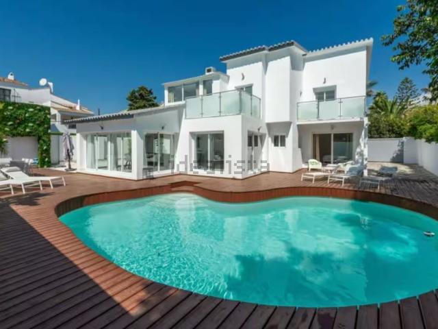 Casa en alquiler en El Pilar, Costa del Sol Occidental