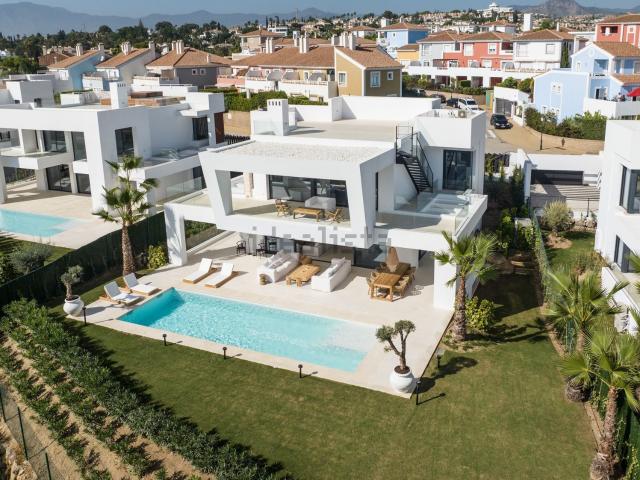 Casa en alquiler en El Pilar, Costa del Sol Occidental