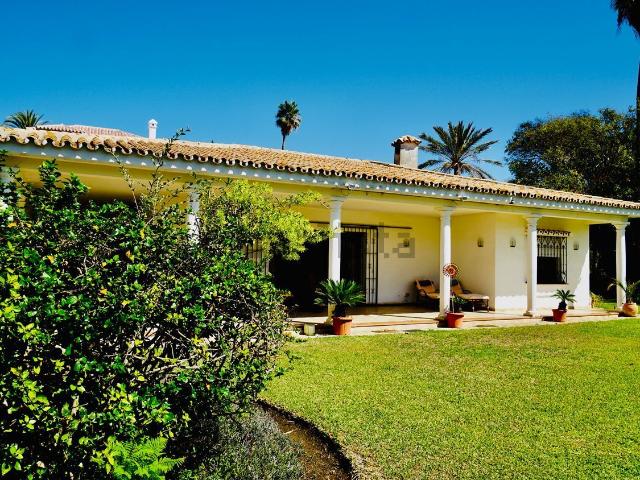 Casa en venta en Estepona, El Paraíso