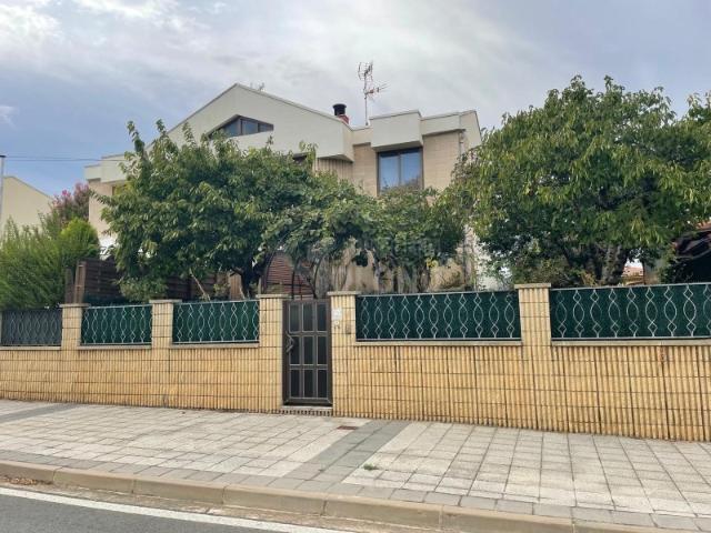 Chalet en venta en Anguciana, La Rioja