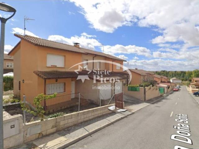Casa en venta en Hontanares De Eresma, Castilla y León