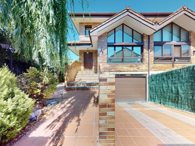 Casa en venta en Villalbilla, Madrid