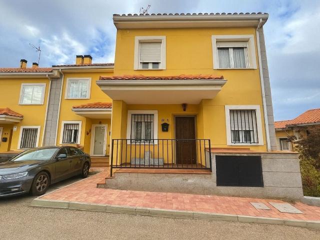 Chalet en venta en Cabanillas De La Sierra, Madrid