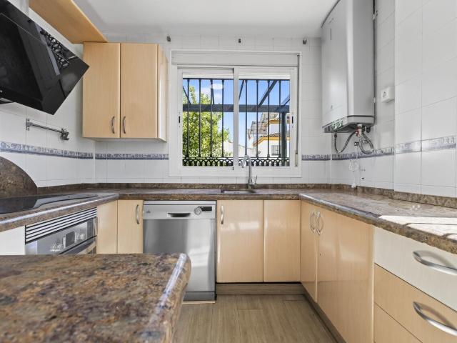Chalet en venta en Gines, Andalucía