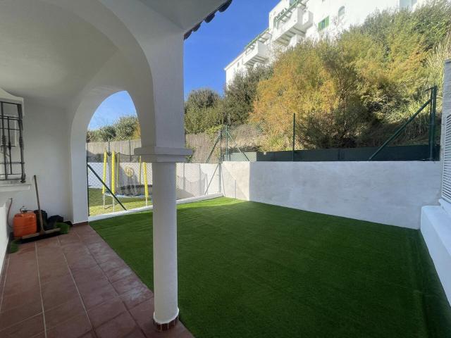 Chalet en venta en Castillo de la Duquesa, Costa del Sol Occidental