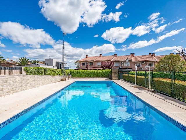 Chalet en venta en Sevilla La Nueva, Madrid
