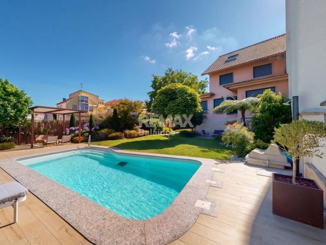 Chalet en venta en Teis, Vigo