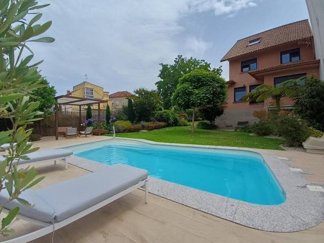Chalet en venta en Teis, Vigo
