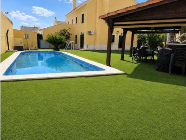Chalet en venta en Urbanización Campo Alegre, Alcalá De Guadaíra