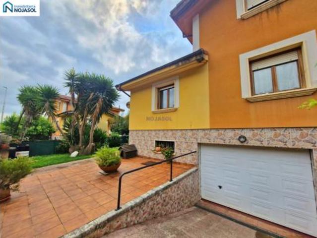 Chalet en venta en Argoños, Cantabria