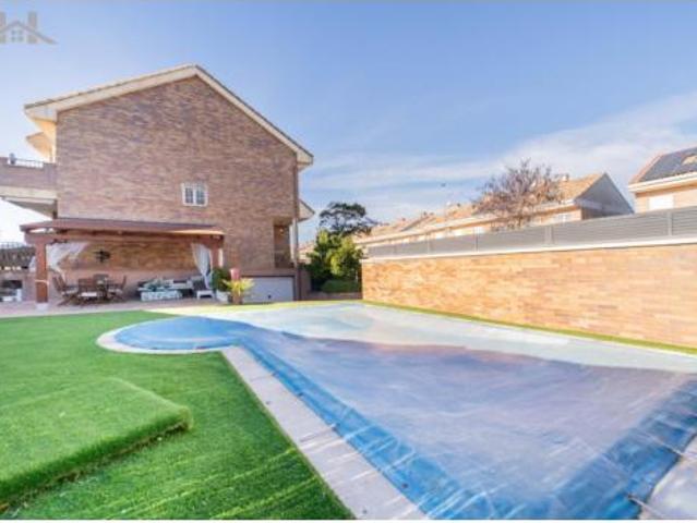 Chalet en venta en Arroyomolinos, Madrid