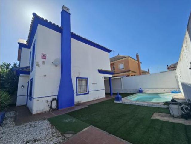 Chalet en venta en Umbrete, Andalucía