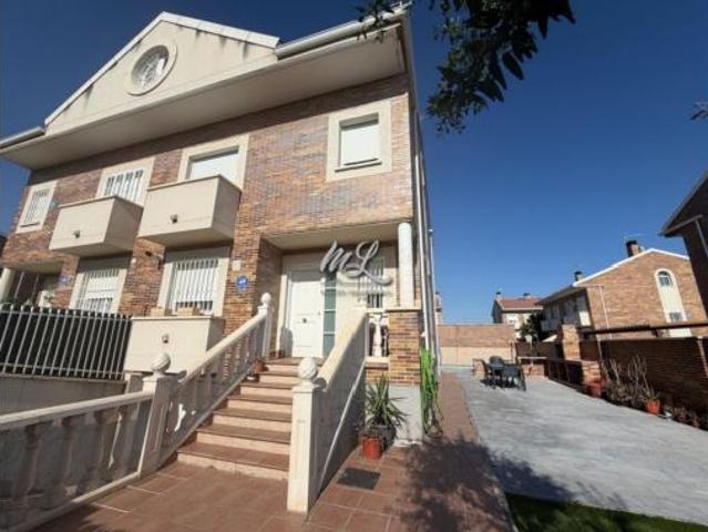 Chalet en venta en Burguillos De Toledo, Castilla-La Mancha