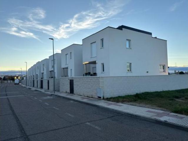 Chalet en venta en Carpihuelo, Carbajosa De La Sagrada