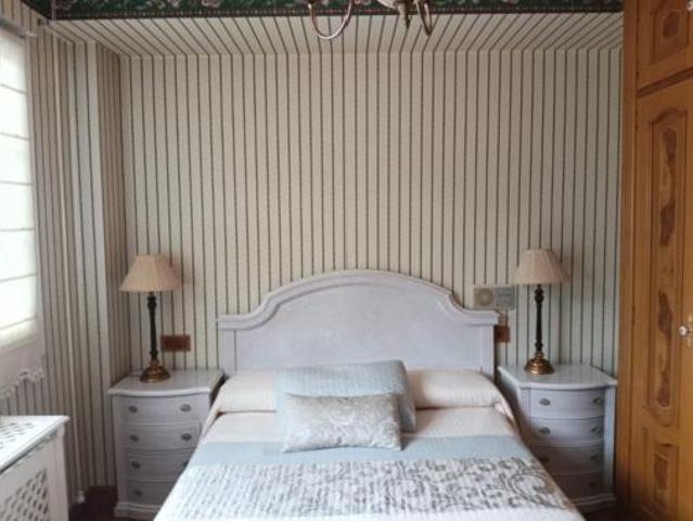 Chalet en venta en Laredo