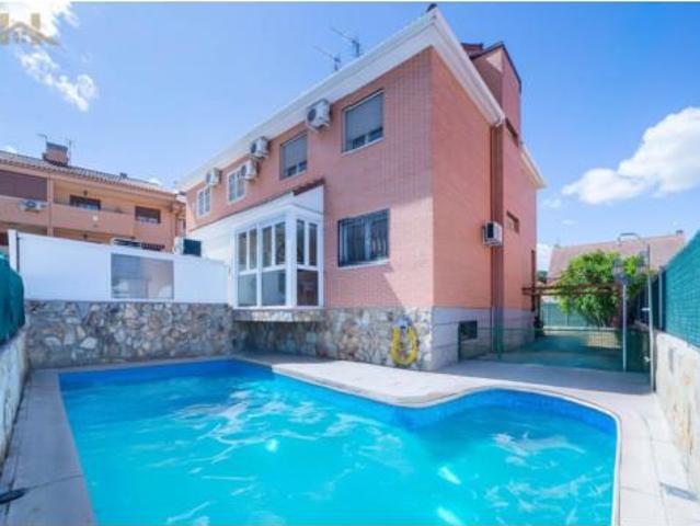 Chalet en venta en Parque Coimbra, Móstoles