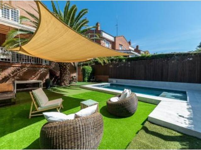 Chalet en venta en Parque Coimbra, Móstoles