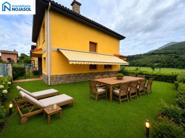 Chalet en venta en Riva, Ruesga