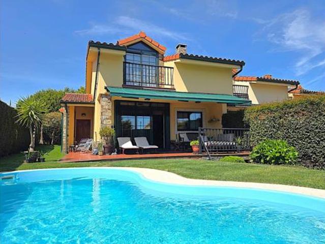 Chalet en venta en Mondego, A Coruña