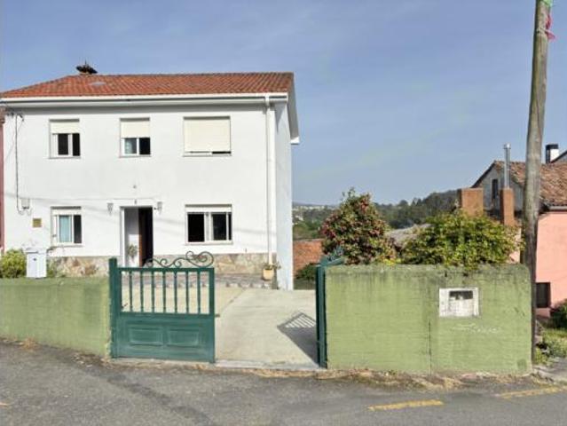 Chalet en venta en A Rocha Vella, Santiago