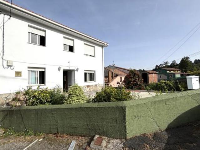 Chalet en venta en A Rocha Vella, Santiago