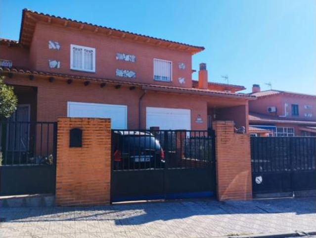 Villa en venta en Ugena, Urbanización Fuentevieja