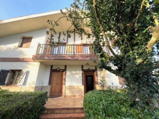 Chalet en venta en Urduliz, Guipúzcoa