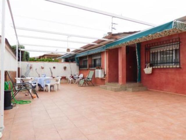 Chalet en venta en Villa Del Prado, Madrid