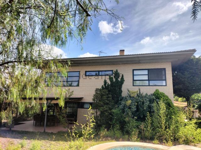Casa en venta en Urbanització Lloma Badá, el Vinalopó Mitjà / El Vinalopó Medio