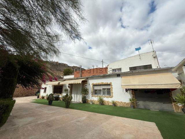 Casa en venta en el Vinalopó Mitjà / El Vinalopó Medio, Valencia