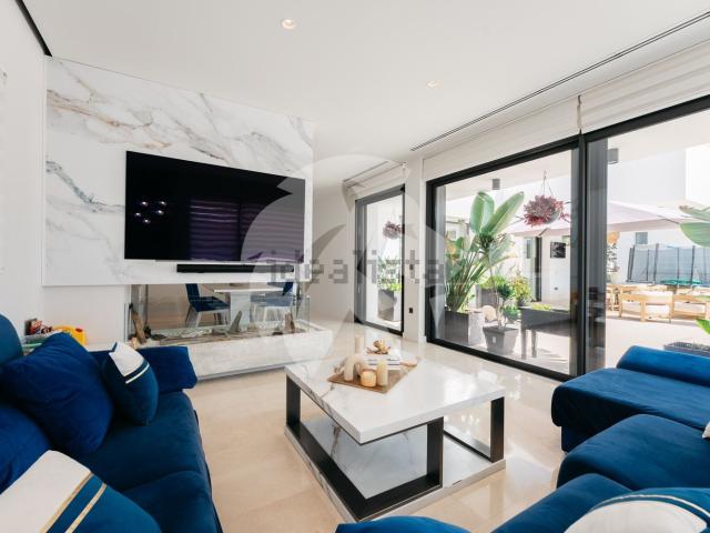 Casa en venta en Urbanització Lloma Badá, Petrer