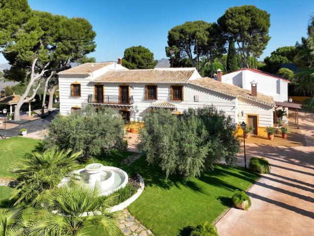 Casa en venta en Urbanització Lloma Badá, Petrer