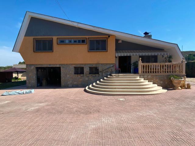 Casa en venta en Urbanització Lloma Badá, el Vinalopó Mitjà / El Vinalopó Medio