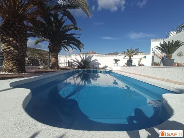 Casa en venta en Urbanització Lloma Badá, el Vinalopó Mitjà / El Vinalopó Medio