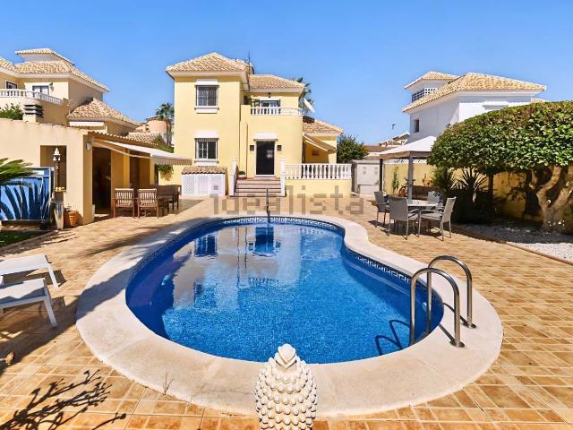 Casa en venta en Residencial Adelaida, Pilar de la Horadada
