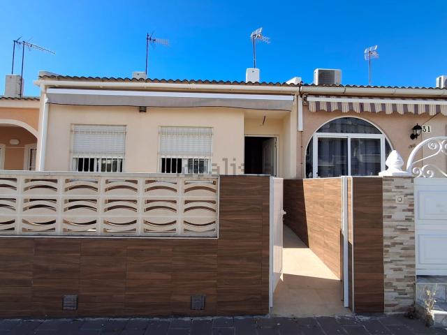 Casa en venta en Mil Palmeras, el Baix Segura / La Vega Baja